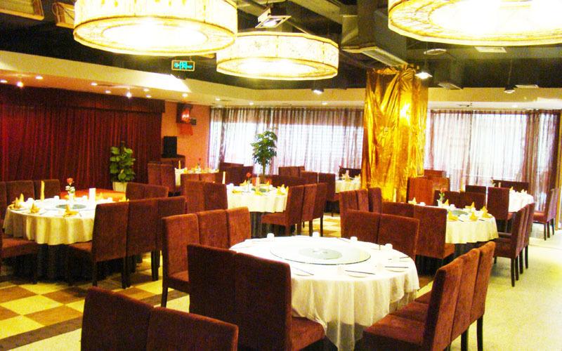 婚宴酒店 泰徕酒楼 地理位置优越,装修传统,主要经营正宗的川式菜肴.